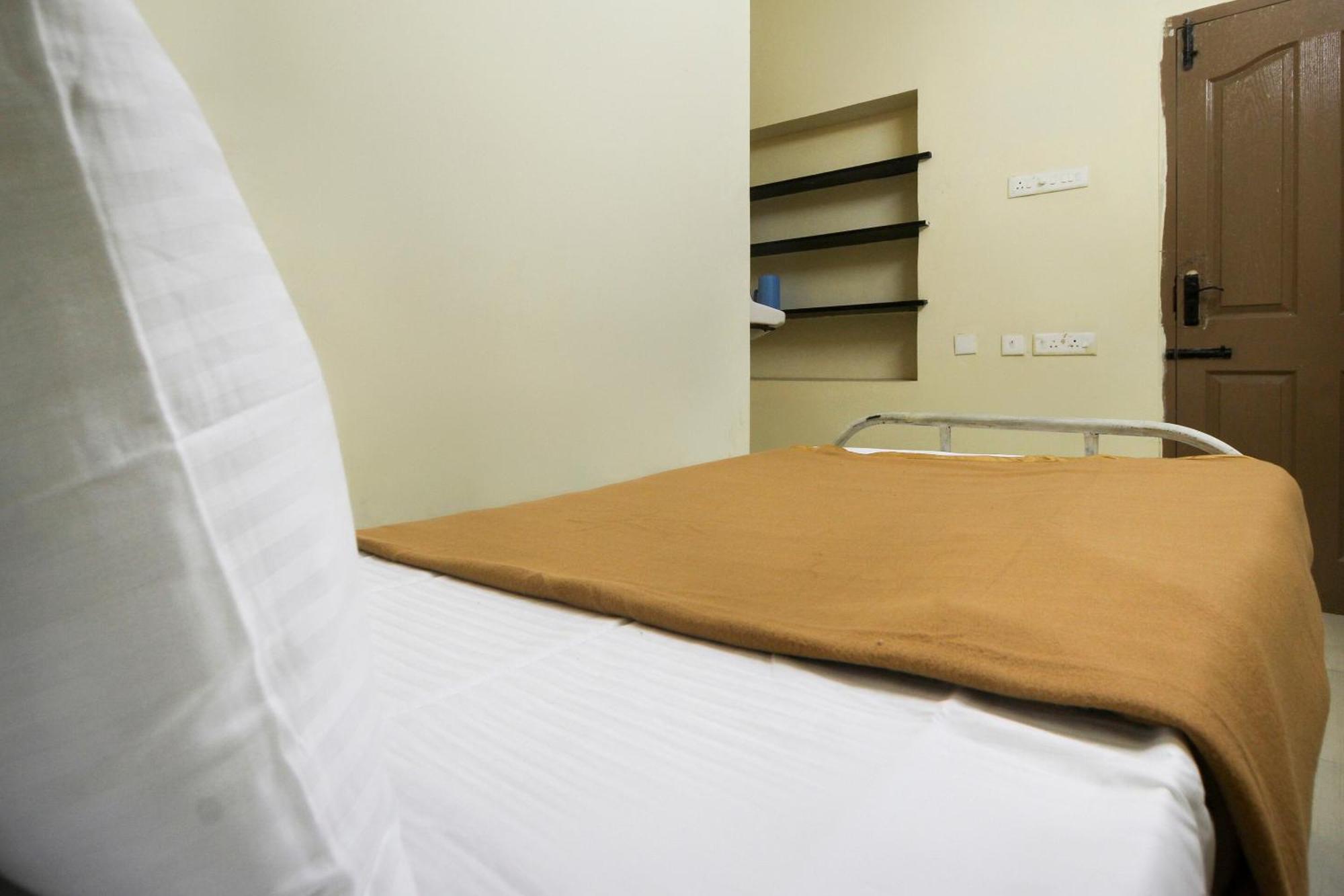 Hotel Spot On Jayalakshmi Residency Non Ac à Kovilpatti Extérieur photo